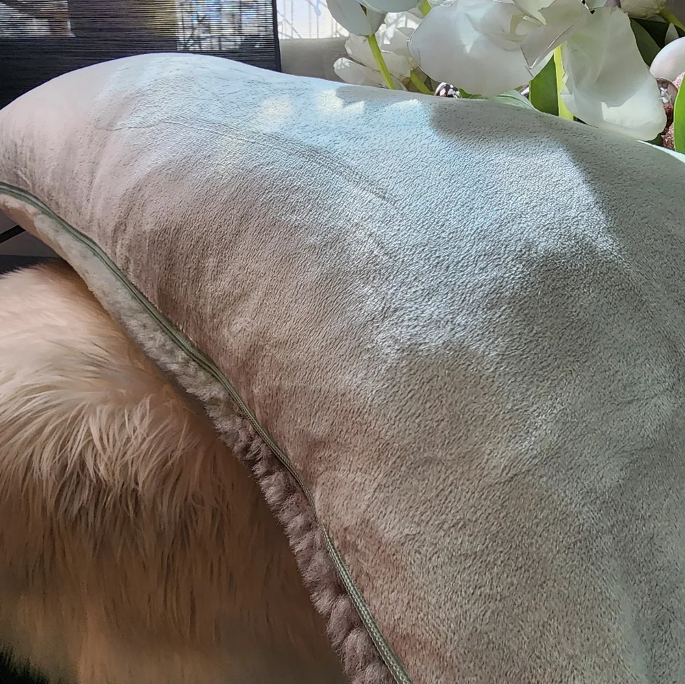 Ugg’s Manteo Oblong Pillow - Decorative Pillow new